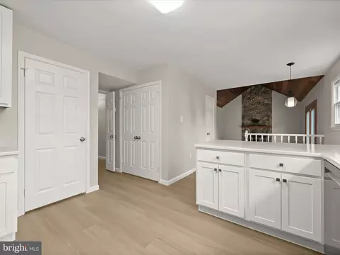 Entry Way - 15353 Baileys Ln, Silver Spring, MD 20906 photo 5 of 6
