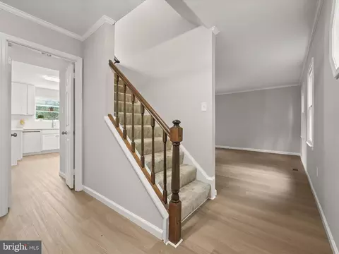Entry Way - 15353 Baileys Ln, Silver Spring, MD 20906 photo 3 of 6