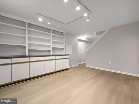 Living - 15353 Baileys Ln, Silver Spring, MD 20906 photo 15 of 15