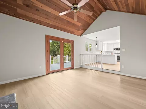 Living - 15353 Baileys Ln, Silver Spring, MD 20906 photo 13 of 15