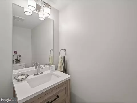 Bath - 15353 Baileys Ln, Silver Spring, MD 20906 photo 1 of 4