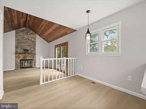 Living - 15353 Baileys Ln, Silver Spring, MD 20906 photo 6 of 15