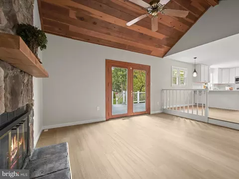 Living - 15353 Baileys Ln, Silver Spring, MD 20906 photo 12 of 15