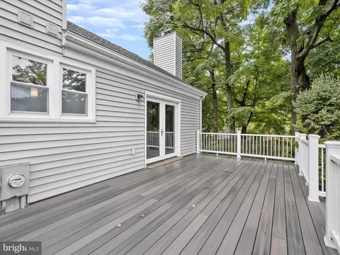 Exterior - 15353 Baileys Ln, Silver Spring, MD 20906 photo 3 of 20