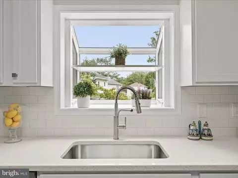 Kitchen - 15353 Baileys Ln, Silver Spring, MD 20906 photo 6 of 6