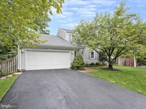 Exterior - 15353 Baileys Ln, Silver Spring, MD 20906 photo 2 of 20