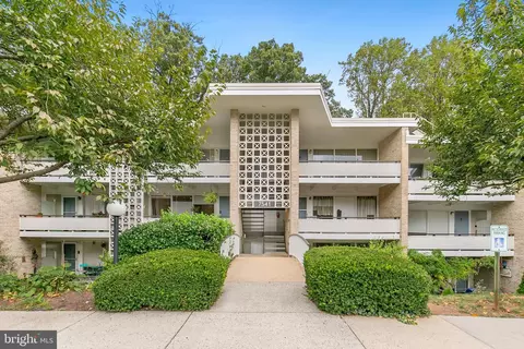 7541 Spring Lake Dr #C-1, Bethesda, MD 20817