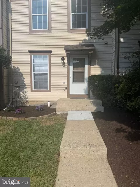 20470 Summersong Ln, Germantown, MD 20874