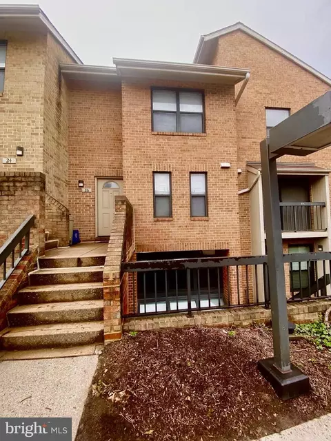 28 Dudley Ct, Bethesda, MD 20814