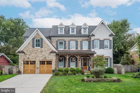 6004 Lavin Ln, Bethesda, MD 20817
