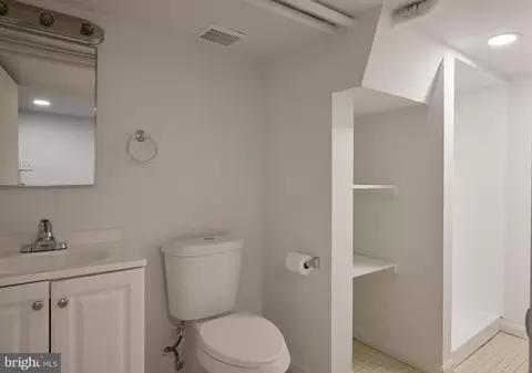 Bath - 811 Violet Pl, Silver Spring, MD 20910 photo 3 of 3