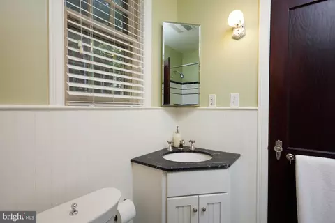 Bath - 811 Violet Pl, Silver Spring, MD 20910 photo 1 of 3