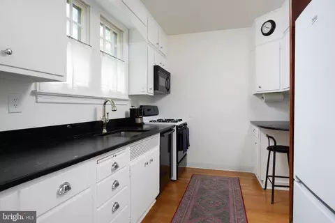 Kitchen - 811 Violet Pl, Silver Spring, MD 20910 photo 2 of 3