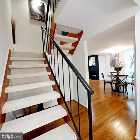 9212 Three Oaks Dr, Silver Spring, MD 20901