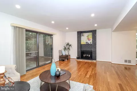9212 Three Oaks Dr, Silver Spring, MD 20901 photo 12
