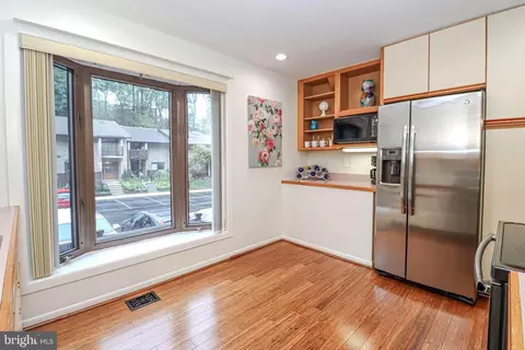 9212 Three Oaks Dr, Silver Spring, MD 20901 photo 9