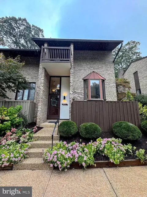 9212 Three Oaks Dr, Silver Spring, MD 20901 photo 2