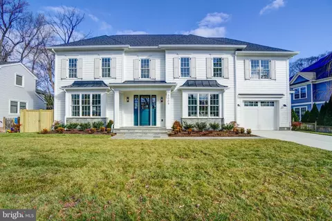 5009 Greenway Dr, Bethesda, MD 20816
