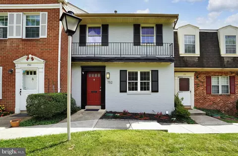 752 College Pkwy #7-752, Rockville, MD 20850