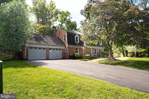 10104 Donegal Ct, Potomac, MD 20854
