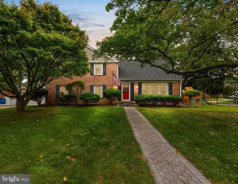 11906 Smoketree Rd, Potomac, MD 20854