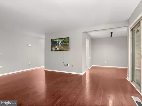 3352 Chiswick Ct #57-2G, Silver Spring, MD 20906 photo 5