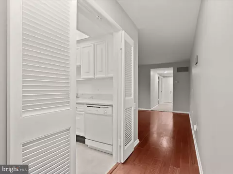 3352 Chiswick Ct #57-2G, Silver Spring, MD 20906 photo 2