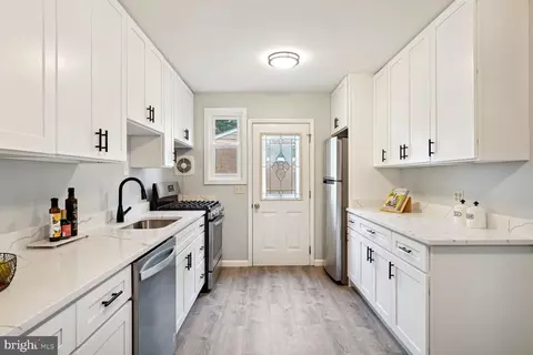 11403 Sherrie Ln, Silver Spring, MD 20902 photo 4