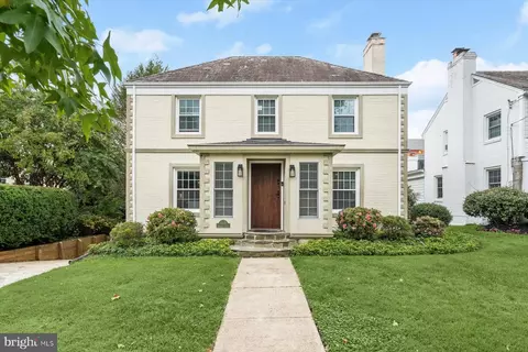 8419 Lynwood Pl, Chevy Chase, MD 20815