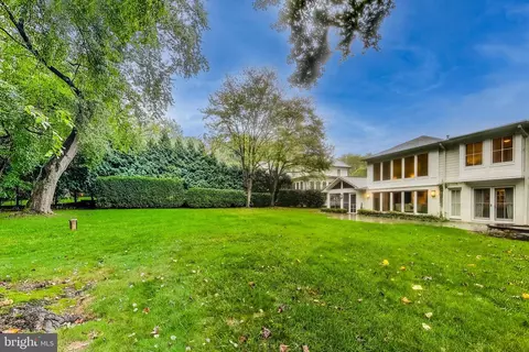Exterior - 10204 Gary Rd, Potomac, MD 20854 photo 10 of 10