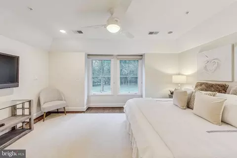 Bedroom - 10204 Gary Rd, Potomac, MD 20854 photo 6 of 12