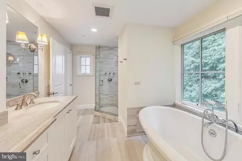 Bath - 10204 Gary Rd, Potomac, MD 20854 photo 6 of 9