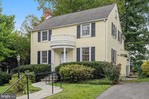 8617 Lancaster Dr, Bethesda, MD 20814