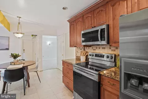 2000 Serpentine Ter, Silver Spring, MD 20904 photo 14