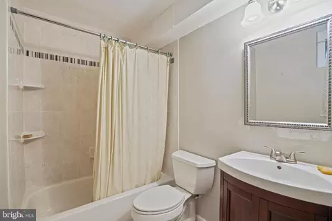 2000 Serpentine Ter, Silver Spring, MD 20904 photo 46