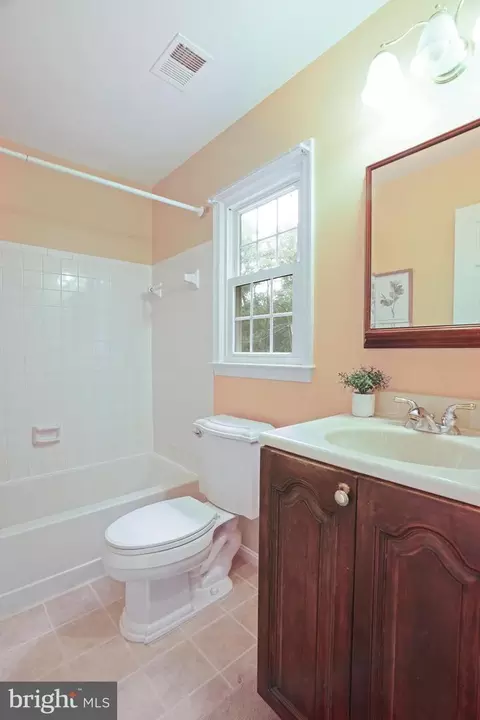 2000 Serpentine Ter, Silver Spring, MD 20904 photo 29