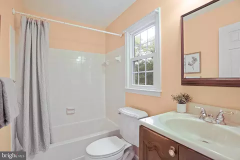 2000 Serpentine Ter, Silver Spring, MD 20904 photo 28