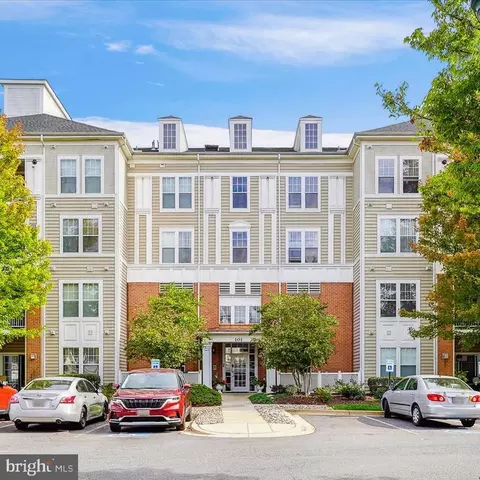 101 Watkins Pond Blvd #207, Rockville, MD 20850