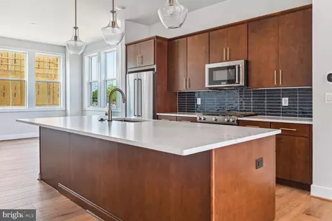 5917 Stonehenge Pl, North Bethesda, MD 20852