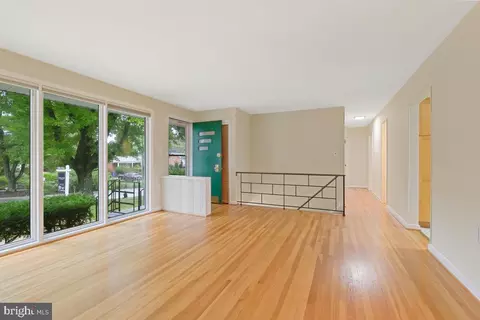 11111 Nicholas Dr, Silver Spring, MD 20902 photo 4