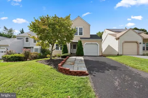 11206 Valley Bend Dr, Germantown, MD 20876