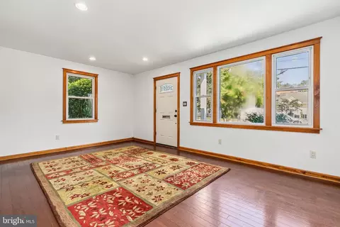 Living - 2806 Sheraton St, Silver Spring, MD 20906 photo 1 of 4