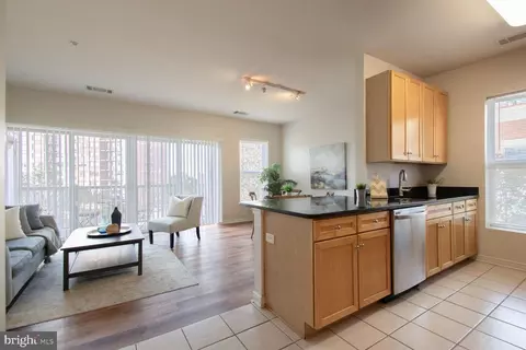 8045 Newell St #206, Silver Spring, MD 20910 photo 8