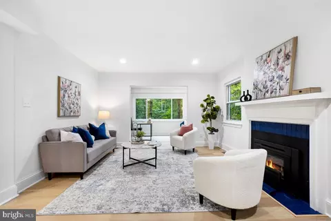 Living - 20 Parkside Rd, Silver Spring, MD 20910 photo 1 of 2