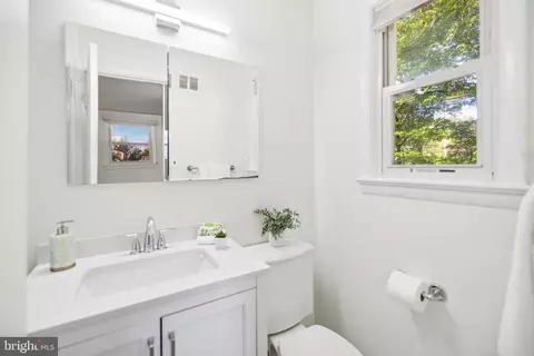Bath - 1104 Dunoon Rd, Silver Spring, MD 20903 photo 1 of 4