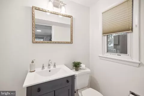 Bath - 1104 Dunoon Rd, Silver Spring, MD 20903 photo 4 of 4