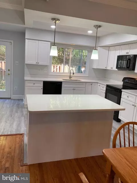 Kitchen - 2232 Wimbledon Cir, Silver Spring, MD 20906 photo 5 of 7