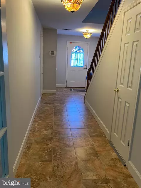 Entry Way - 2232 Wimbledon Cir, Silver Spring, MD 20906 photo 7 of 12