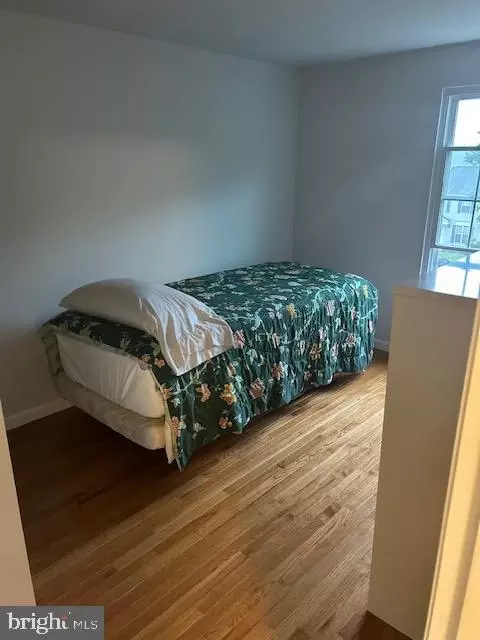 Bedroom - 2232 Wimbledon Cir, Silver Spring, MD 20906 photo 4 of 6