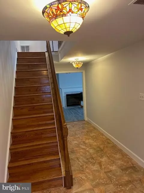 Entry Way - 2232 Wimbledon Cir, Silver Spring, MD 20906 photo 1 of 12